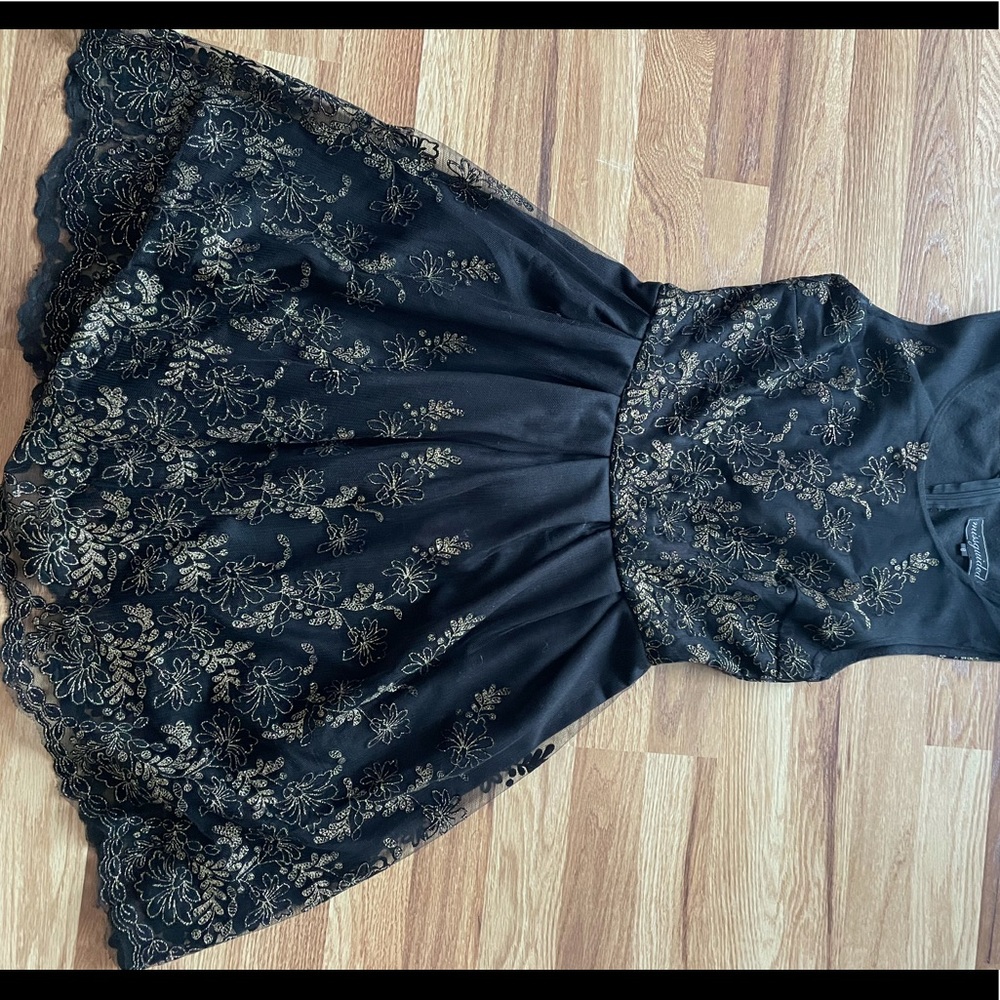 Dress - Picture 4 of 4